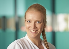 Frau Böcker, Nicole