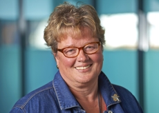 Frau Ewert, Christiane