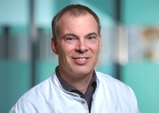 Herr Dr. med. Isbach, Jörg