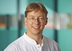 Herr Dr. med. Kordecki, Nikolaus