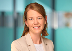 Frau Mäsker , Christin